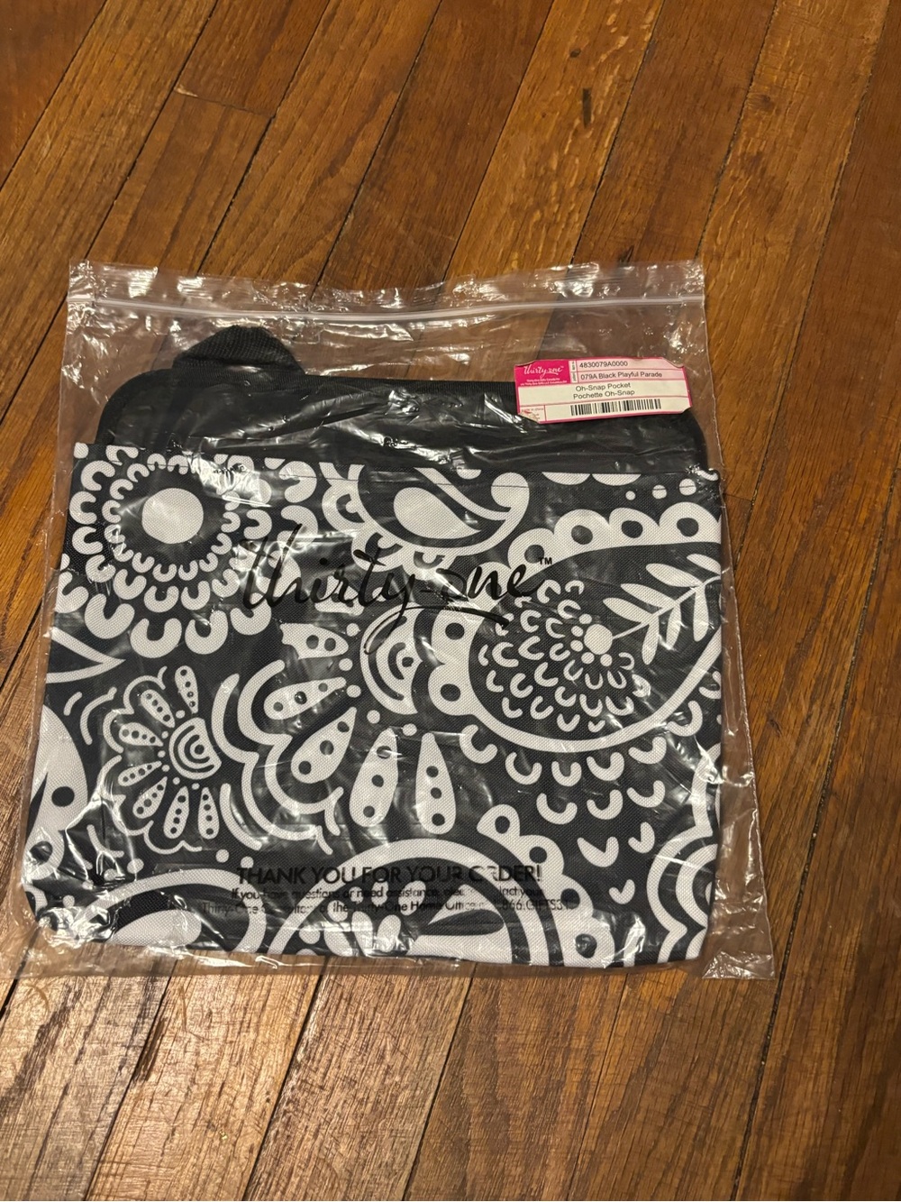Thirty-One Black & White Floral Hangable Tote